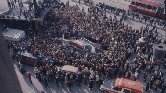 Man on the Roof (1976) Image
