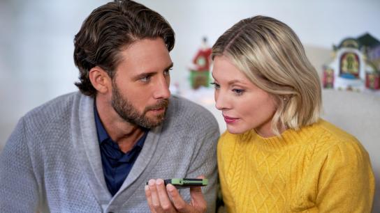 Debbie Macomber's A Mrs. Miracle Christmas (2021) Image