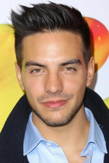 Vadhir Derbez Image