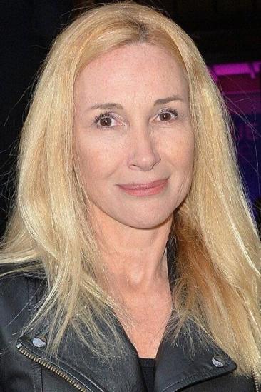 Isabelle Doval Image