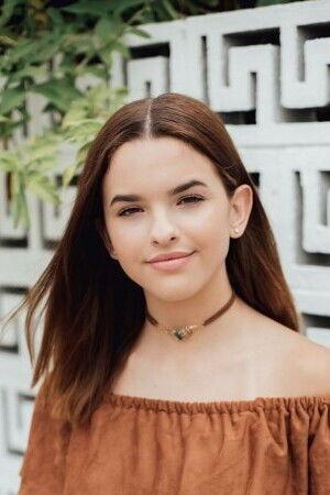 Jenna Raine Simmons Image