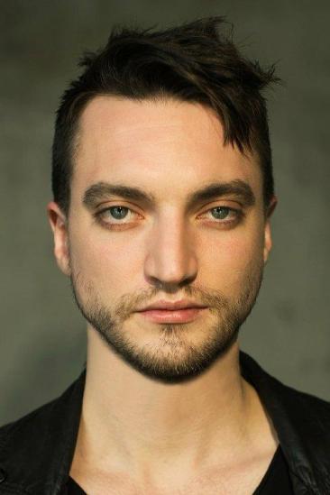 Richard Harmon Image