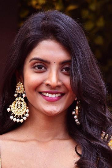 Nivedhithaa Sathish Image