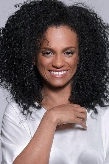 Flávia Santana Image