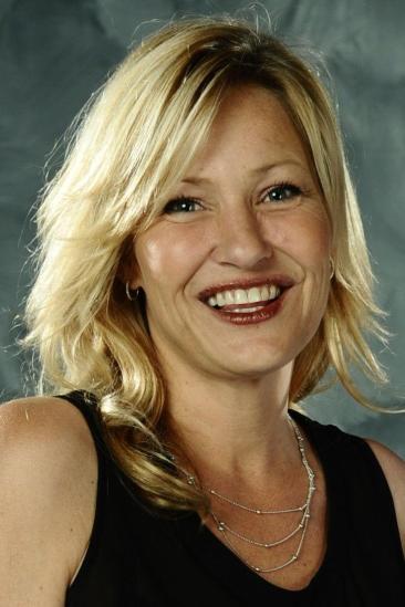 Joey Lauren Adams Image