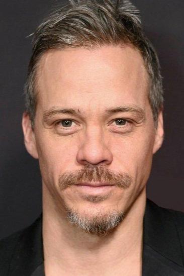 Michael Raymond-James Image