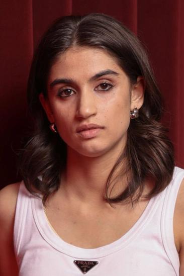Mia Tharia Image