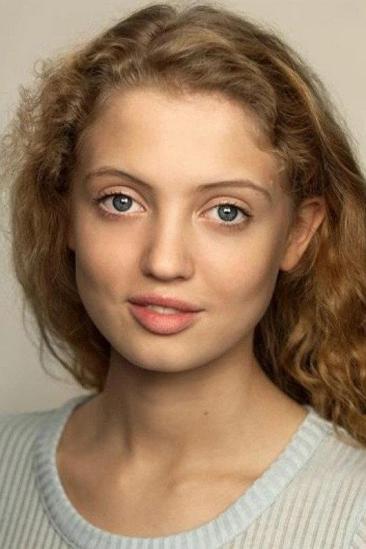 Amelia Clarkson Image