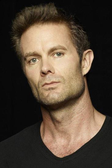 Garret Dillahunt Image