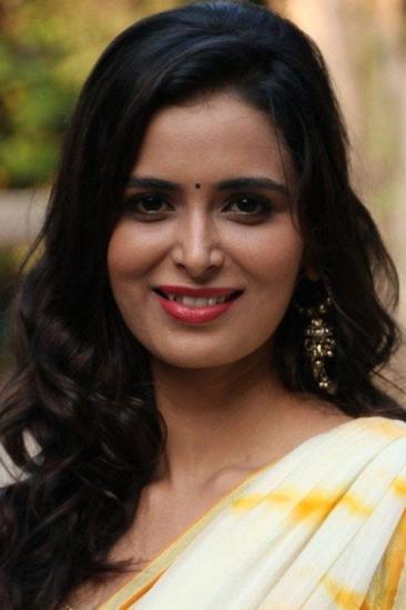 Meenakshi Dixit Image