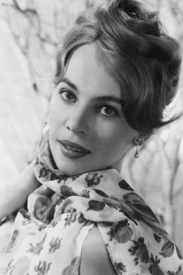 Leslie Caron Image