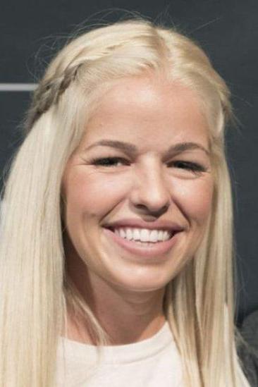 Danielle Perry Image