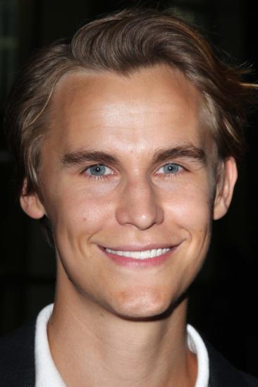 Rhys Wakefield Image