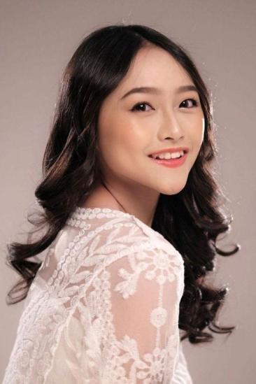 Rona Anggreani Image