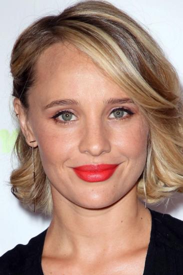 Natasha Loring Image