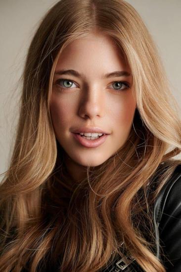 Elle McKinnon Image
