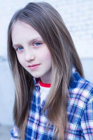 Willow McCarthy Image