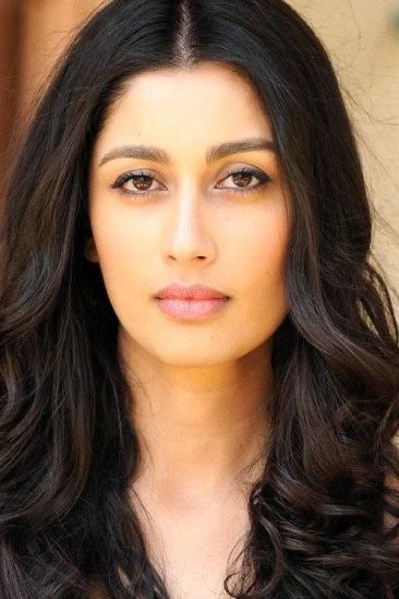 Karishma Ahluwalia Image