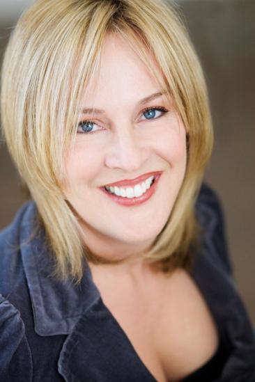 Melanie Hutsell Image