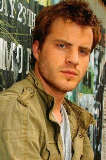 Robert Kazinsky Image