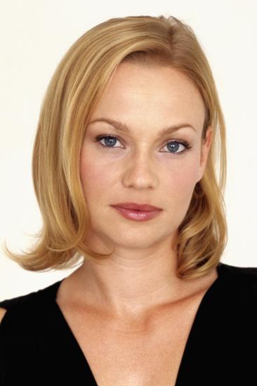 Samantha Mathis Image