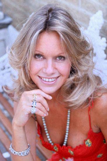 Suzanna Leigh Image