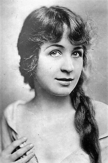 Helen MacKellar Image