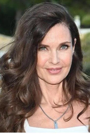 Carol Alt Image