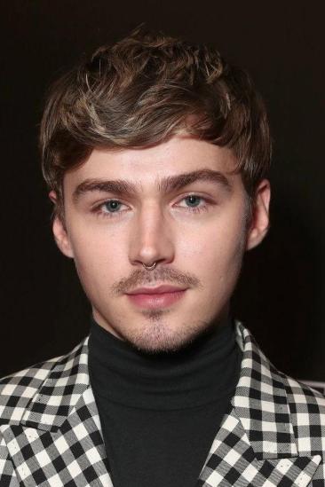 Miles Heizer Image