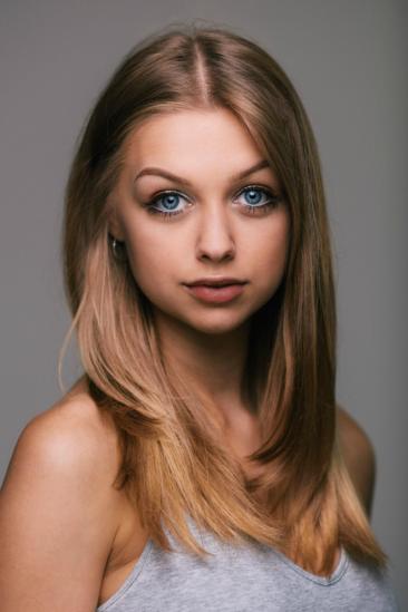 Jess Radomska Image
