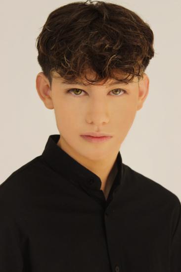 Ari Diazleal Image