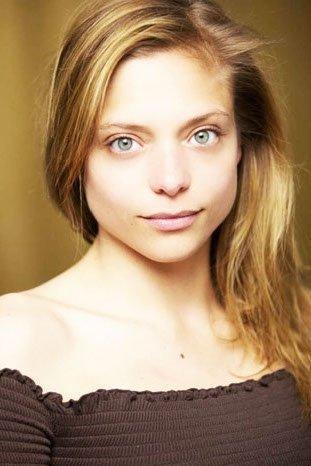 Lizzie Brocheré Image