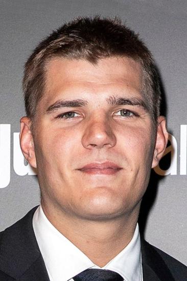 Chris Zylka Image