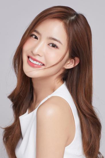 Lapassalan Jiravechsoontornkul Image