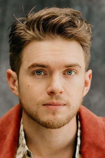 Chris Brochu Image