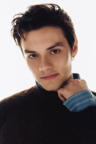 Louis Partridge Image