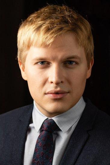 Ronan Farrow Image