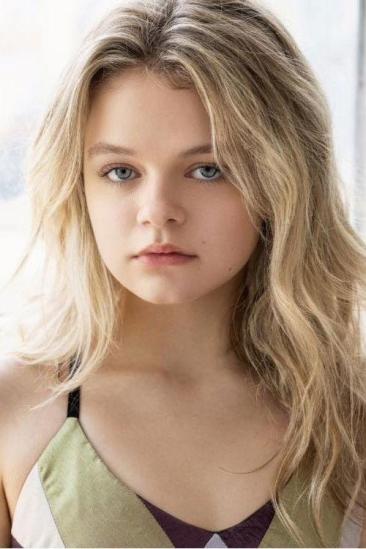 Kylie Rogers Image