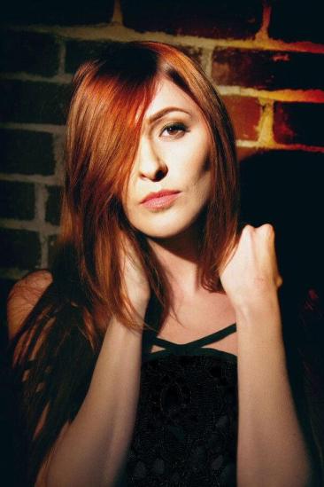 Nomi Abadi Image