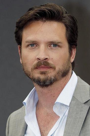 Aden Young Image
