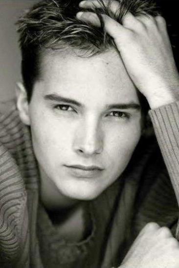 Derek Lee Nixon Image