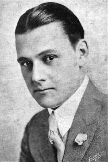 Ashton Dearholt Image