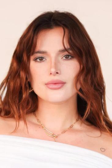 Bella Thorne Image