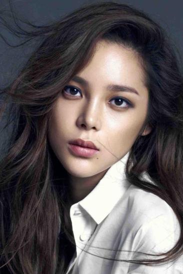 Park Si-yeon Image