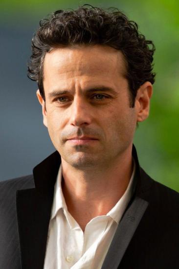 Luke Kirby Image