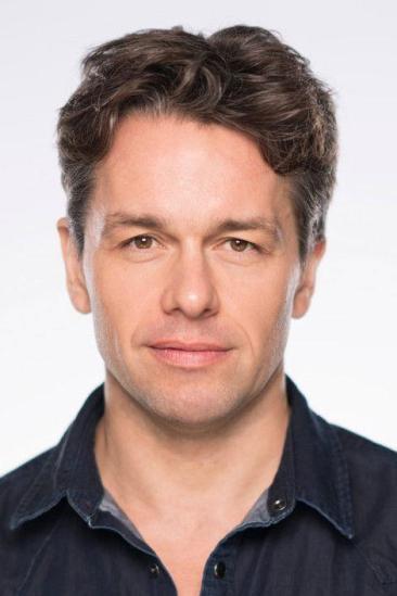 Julian Ovenden Image