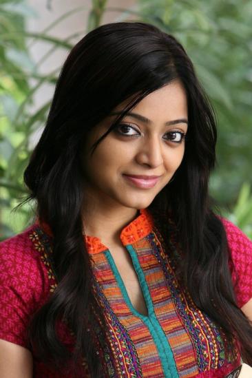 Janani Iyer Image