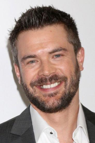 Charlie Weber Image