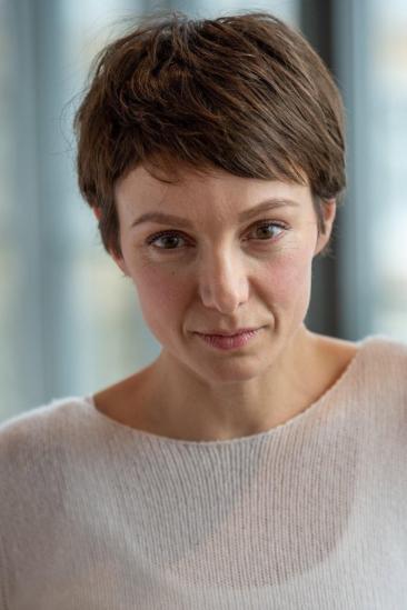 Julia Koschitz Image
