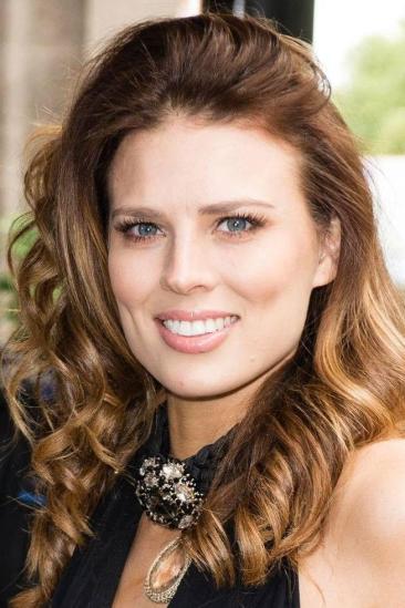 Twinnie Lee Moore Image